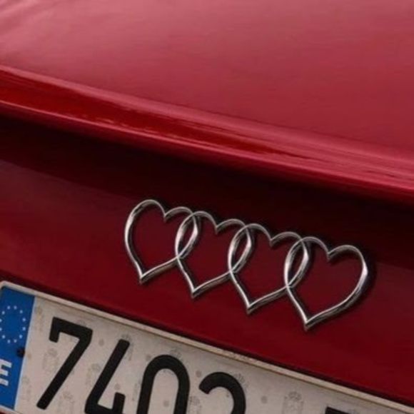 Meet your Posher, Ada. - Picture 1 of 1